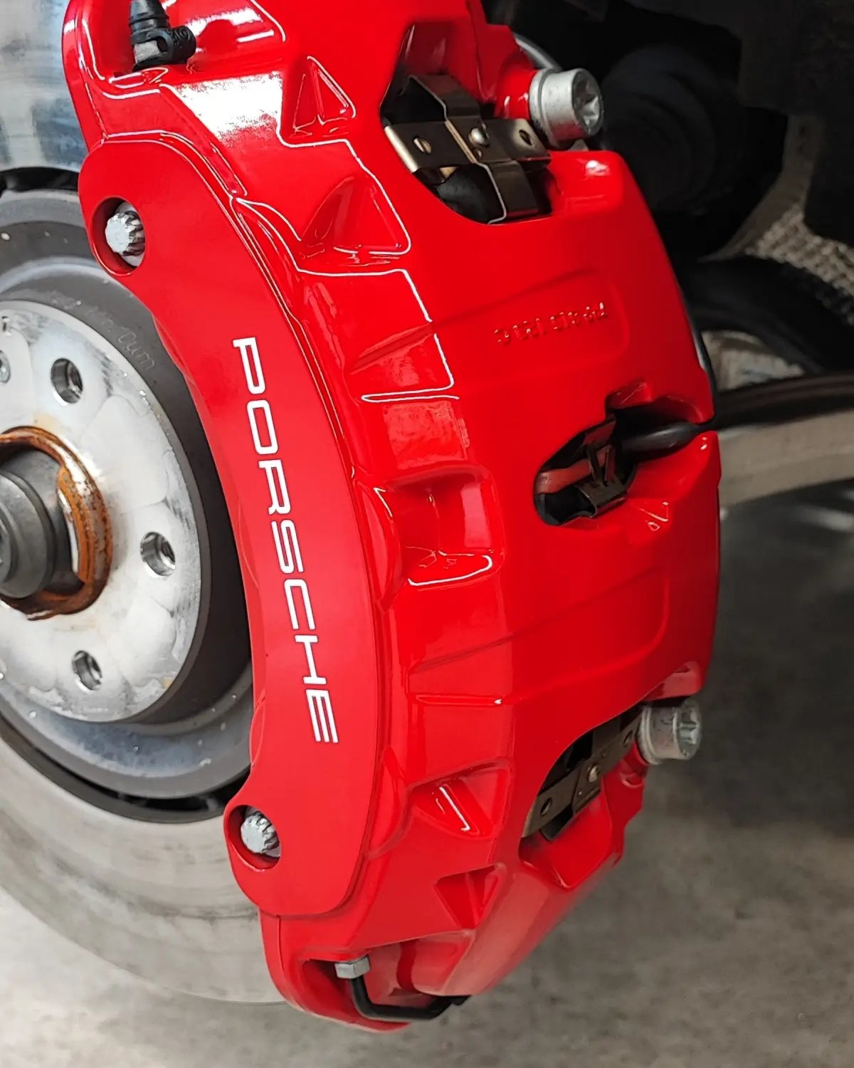 Rotes Autorad von Car Perfection Bavaria